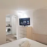 Kalefatis Lejlighed Bari